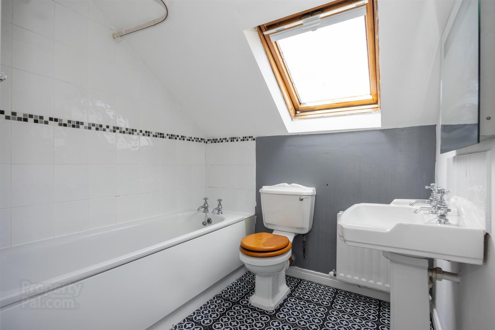 32b Crumlin Road 27 of 40