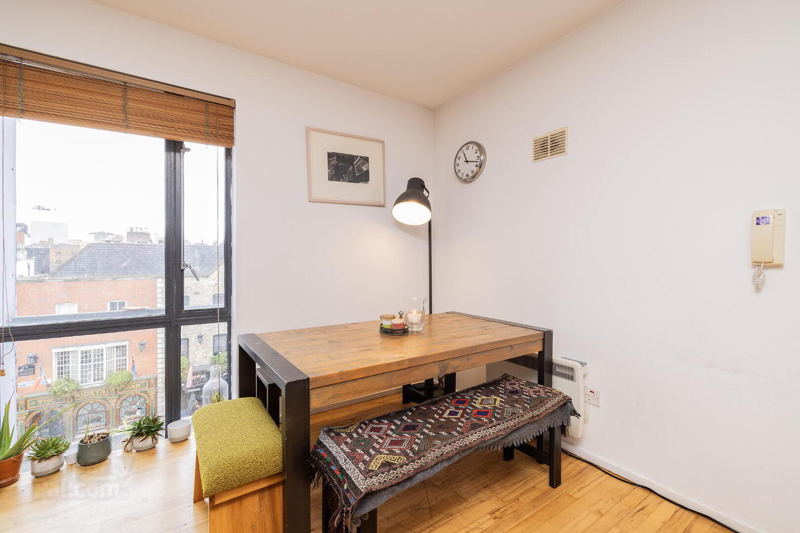 Apartment 7 Temple Bar Square 3 of 31