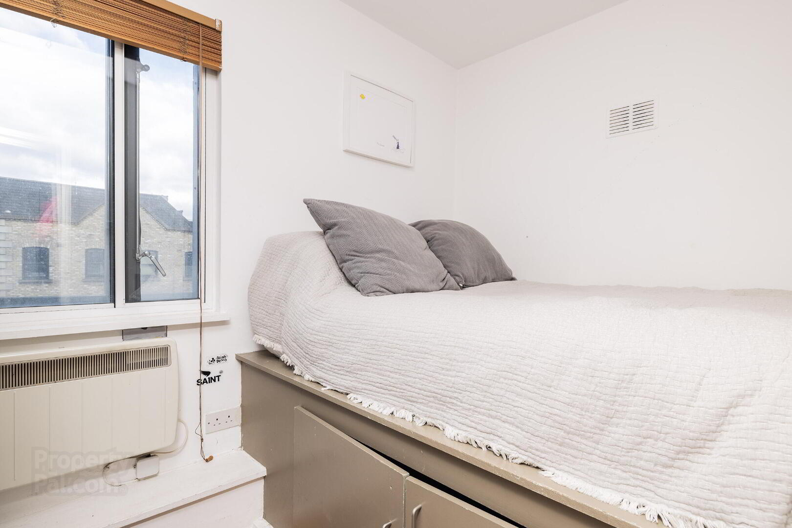 Apartment 7 Temple Bar Square 23 of 31