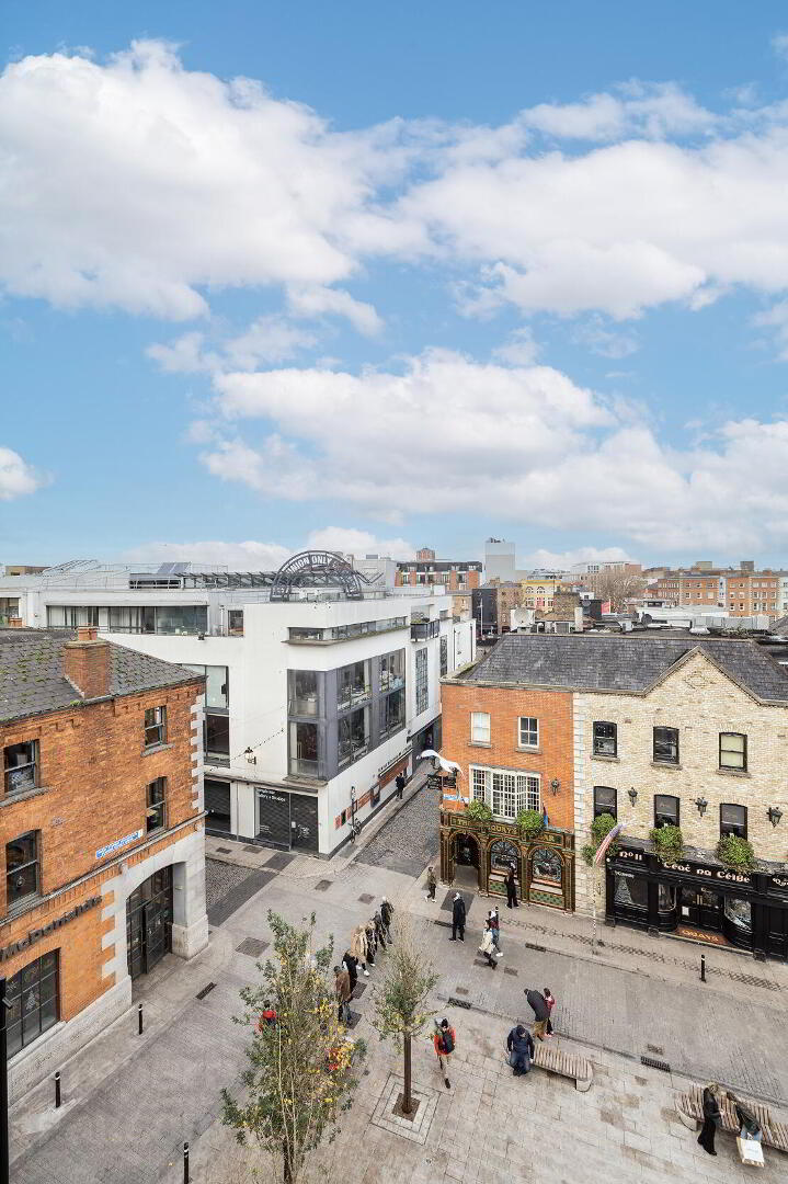 Apartment 7 Temple Bar Square 16 of 31