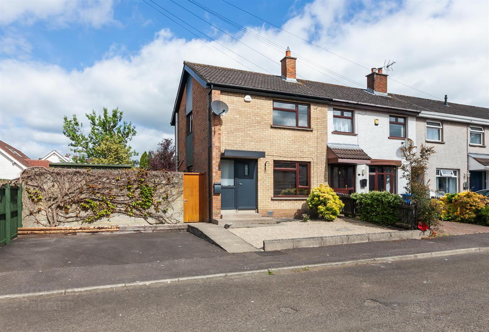 1 Moyadam Park 1 of 16