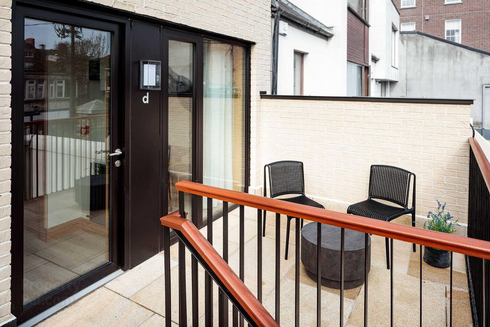 Pembroke Lane 1 of 11