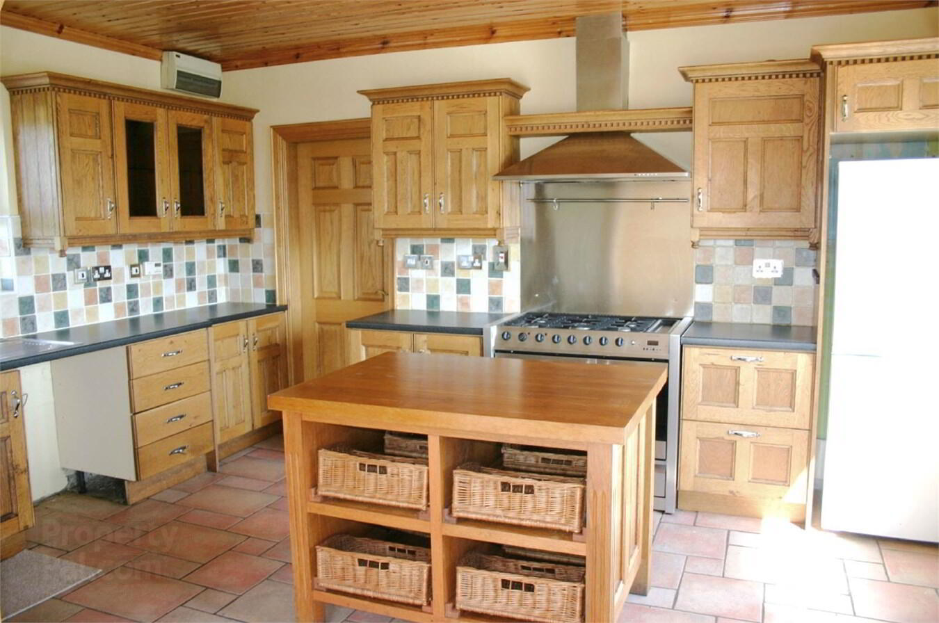 121 Clonmore Road 5 of 6
