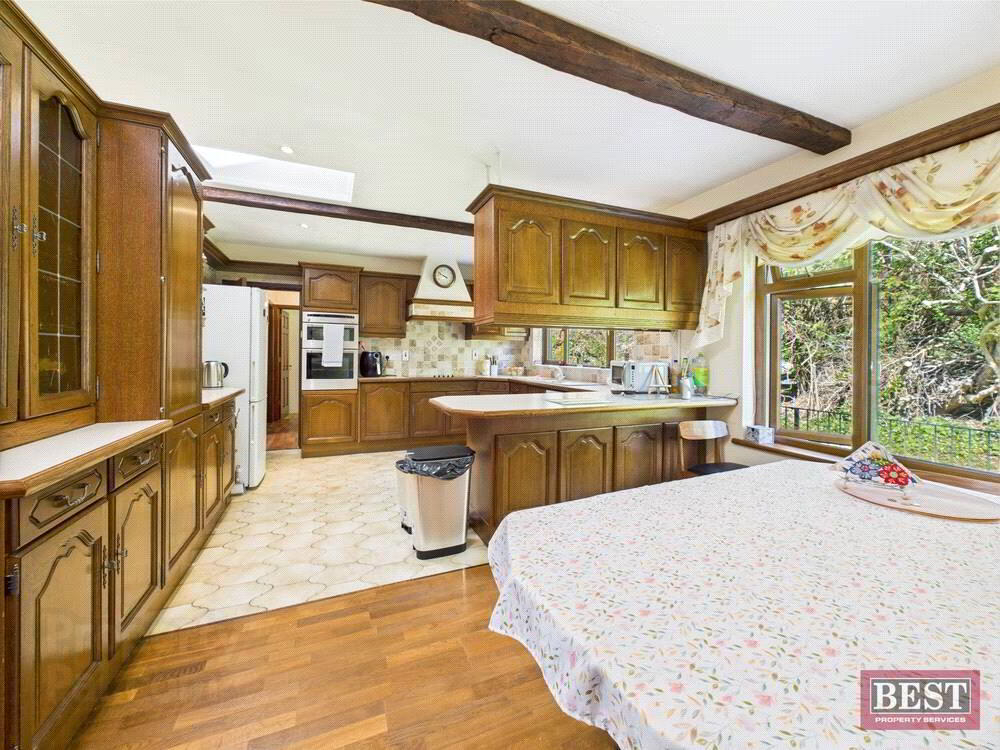 1 Greendale Crescent 9 of 38