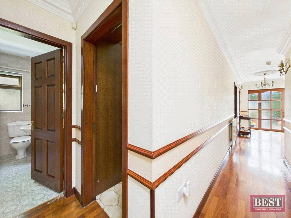 1 Greendale Crescent 11 of 38