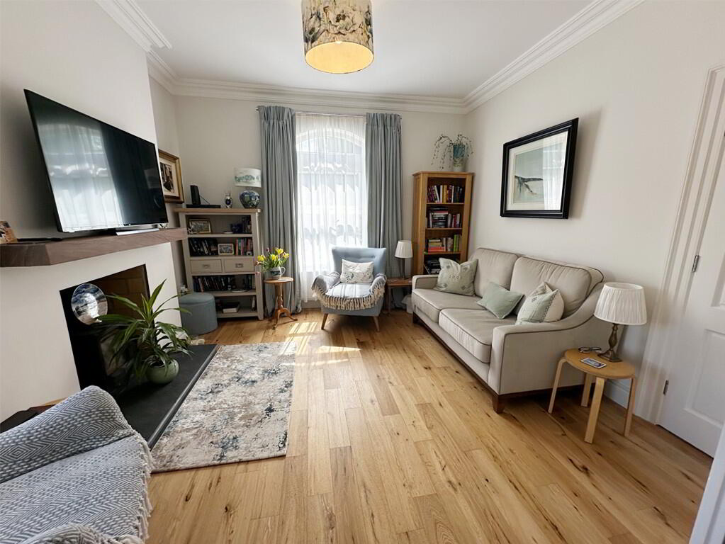 1 Upper Kiln Street 4 of 18