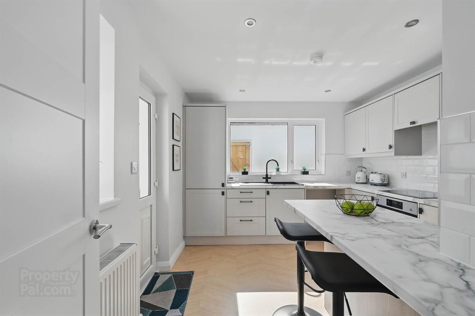 28 Woodcot Avenue 6 of 11