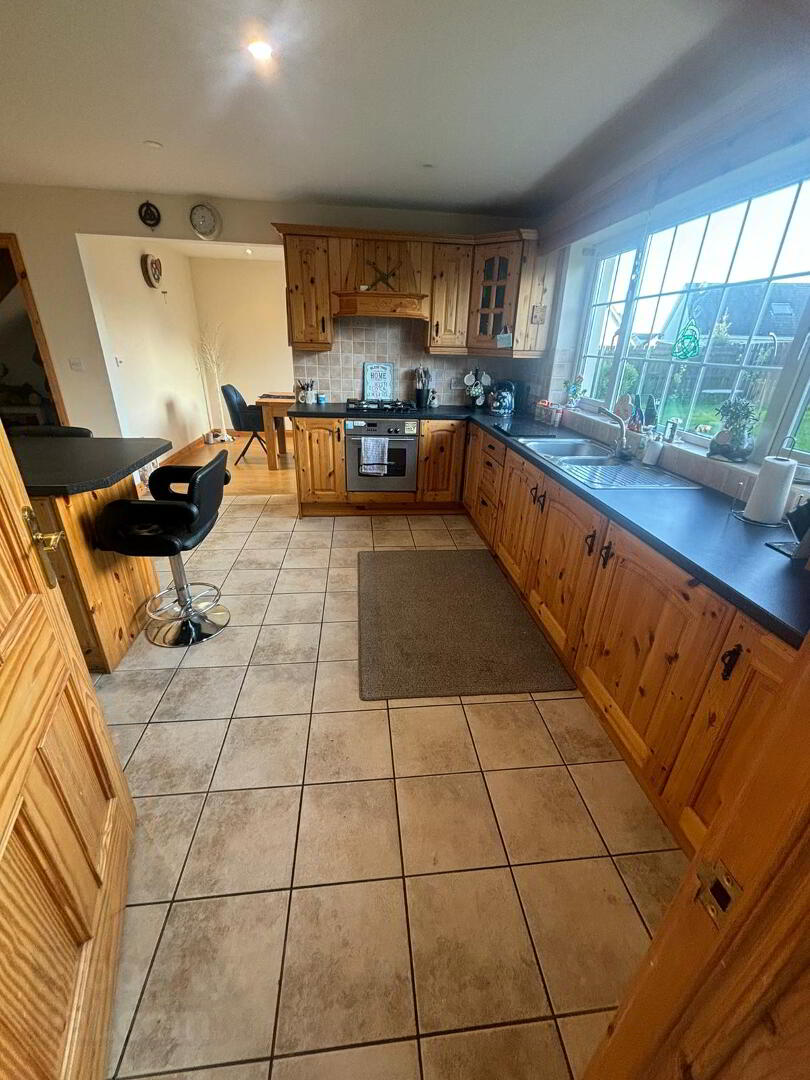 Lisdua, 35 Strandhill 27 of 56