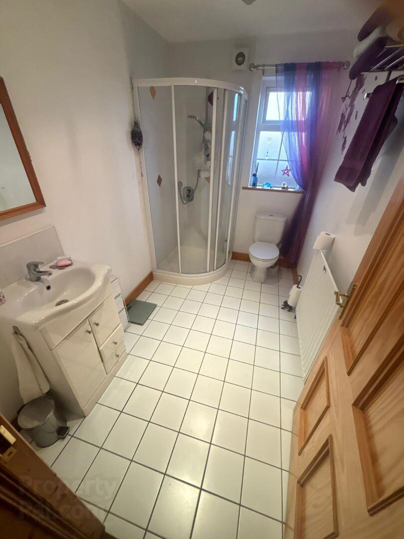 Lisdua, 35 Strandhill 50 of 56