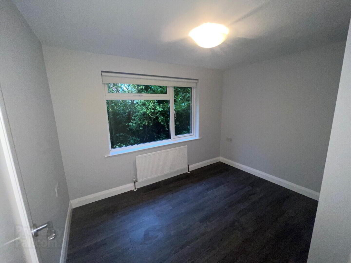 52a Myrtlefield Park 5 of 10