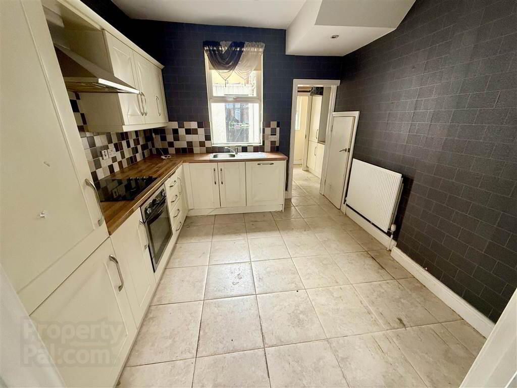 31 Lichfield Avenue 3 of 11