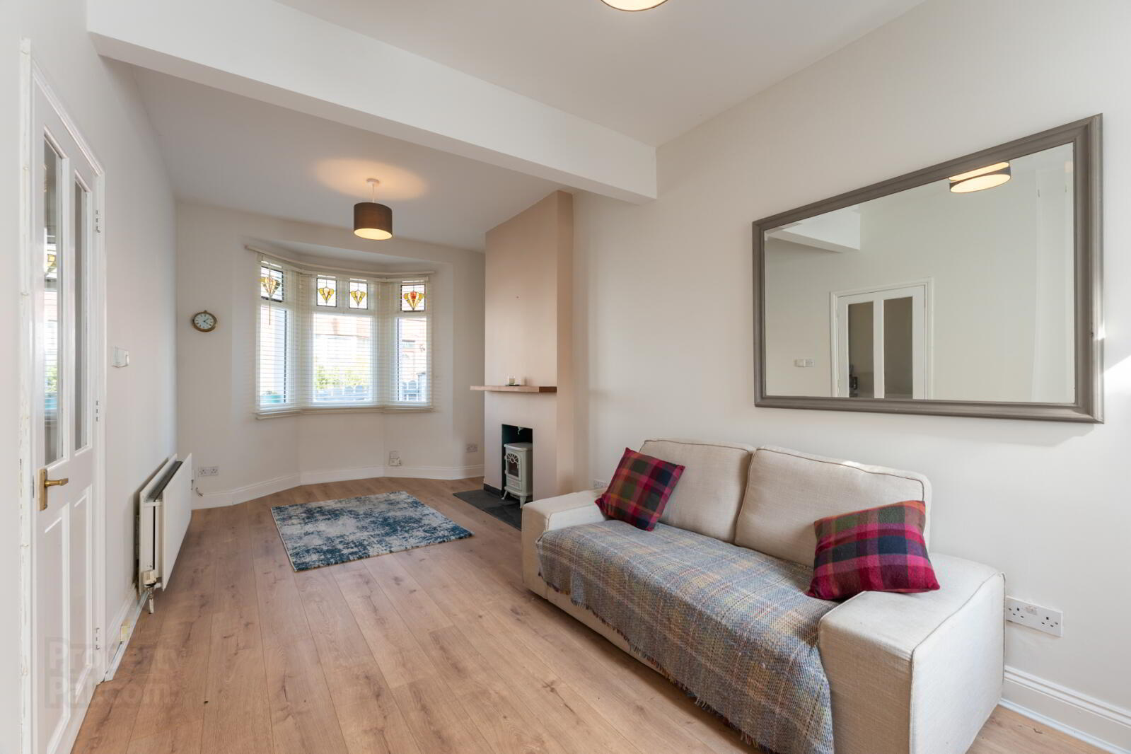77 Downshire Road 6 of 17