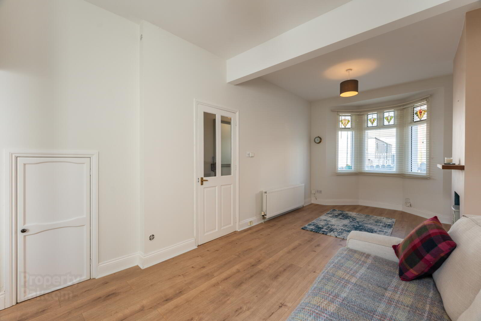 77 Downshire Road 4 of 17