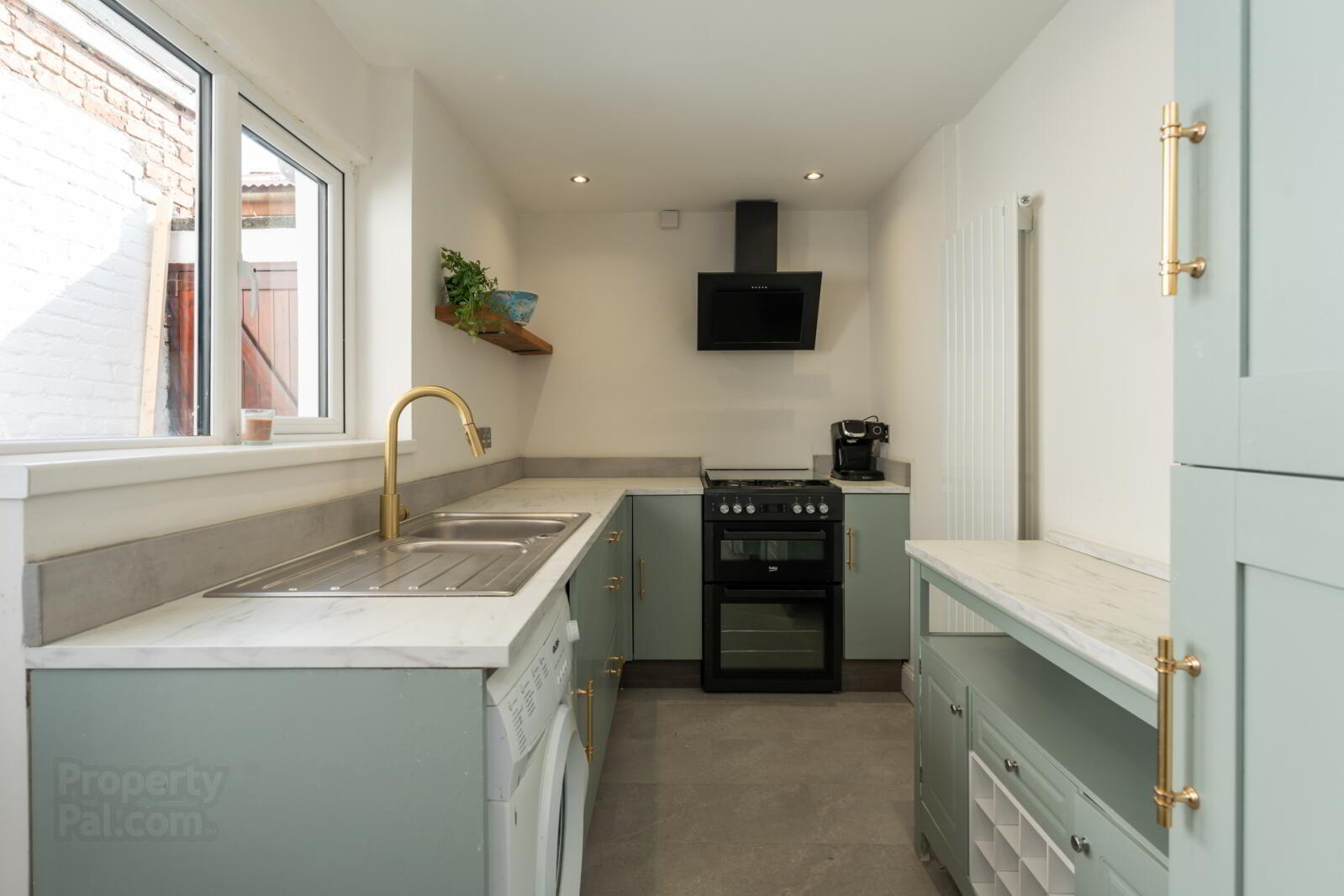 77 Downshire Road 7 of 17