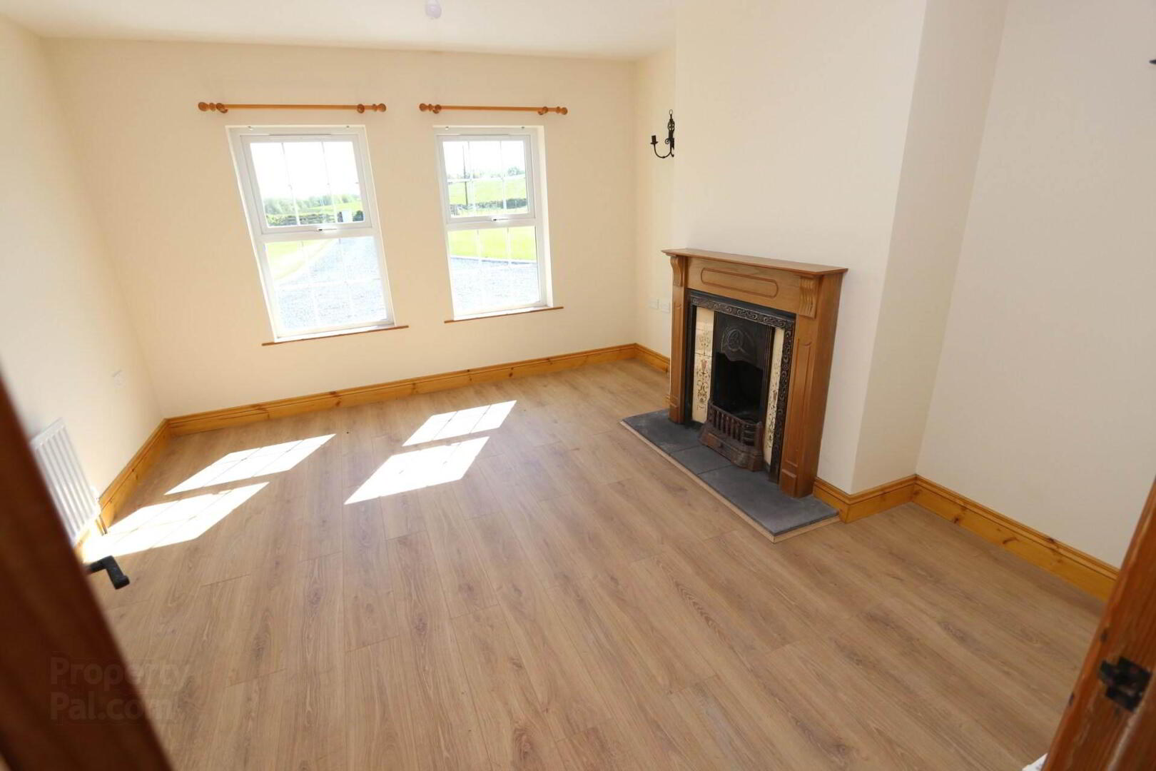 85 Inishmore Road 3 of 40
