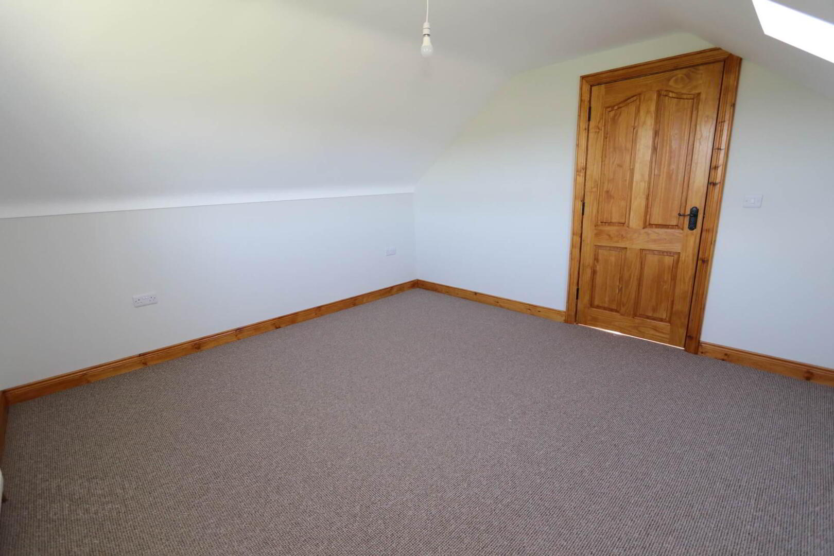 85 Inishmore Road 23 of 40