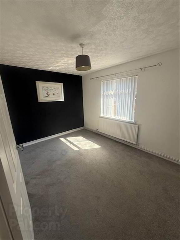 27a Kilwarlin Crescent 3 of 8