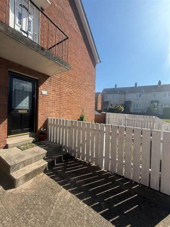 27a Kilwarlin Crescent 1 of 8