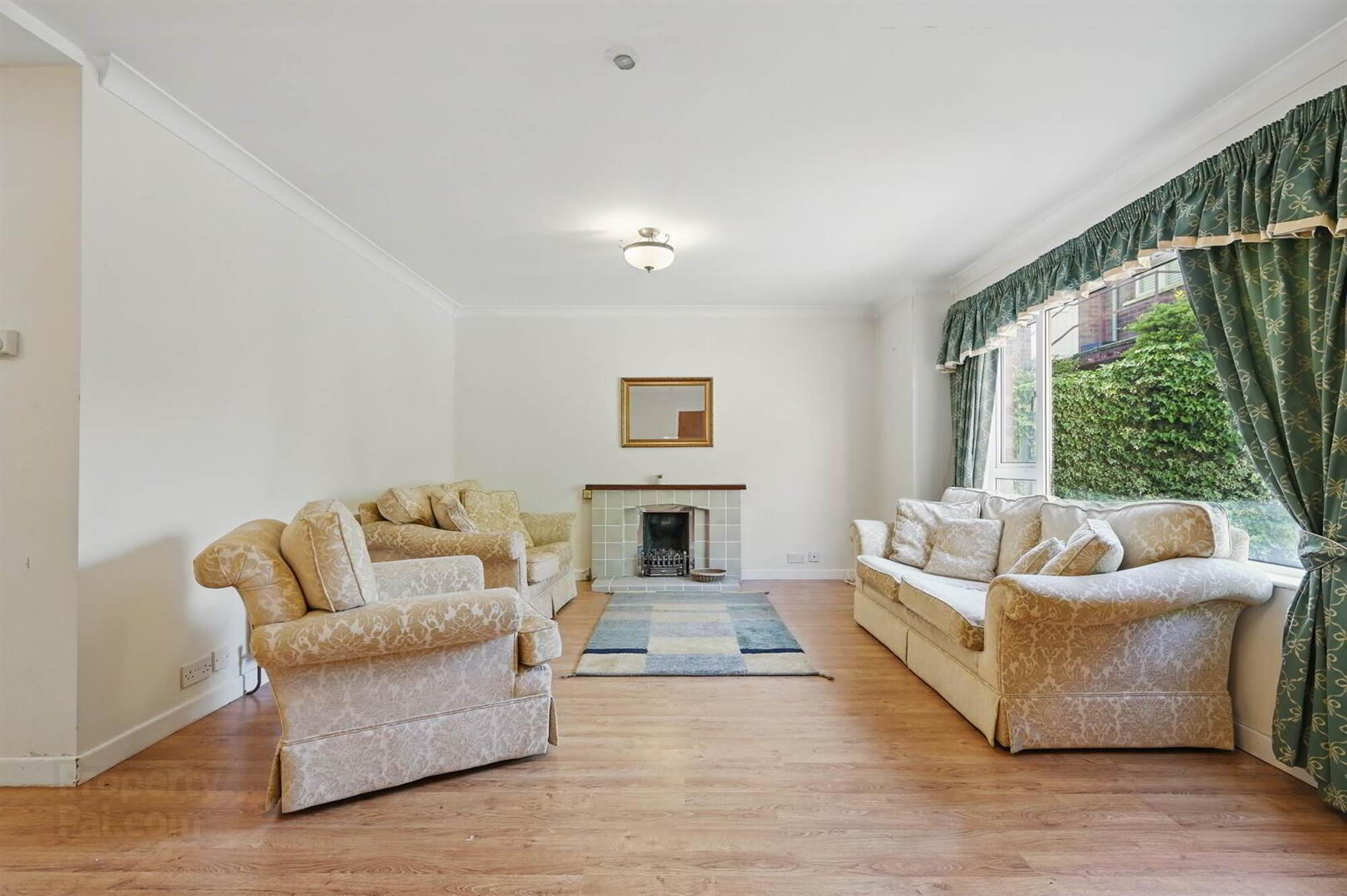 Apt 1, 64 Osborne Park 4 of 16