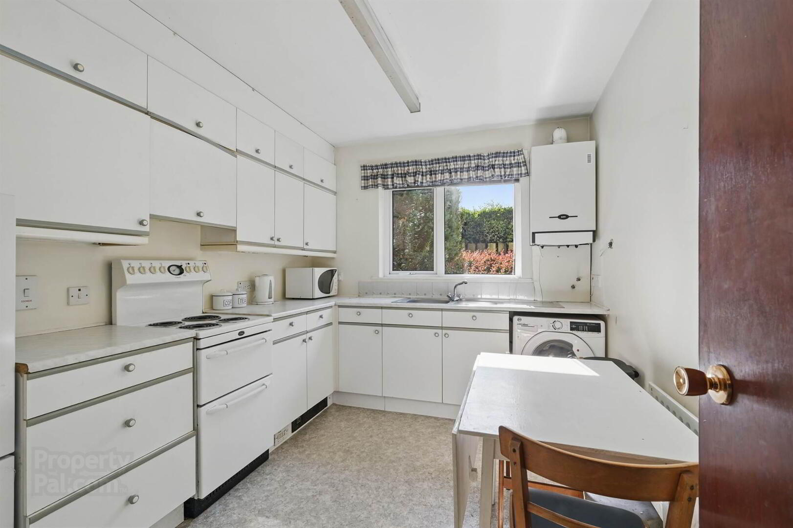 Apt 1, 64 Osborne Park 10 of 16