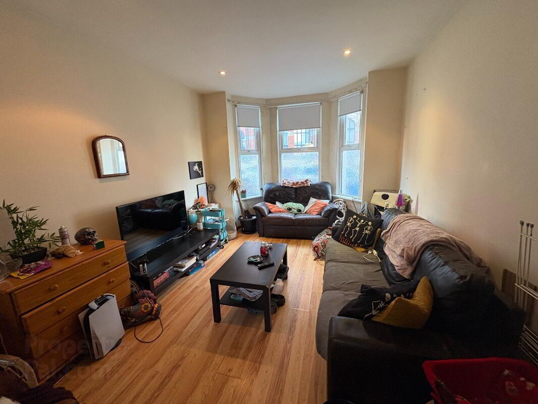 98 Ravenhill Avenue 3 of 9