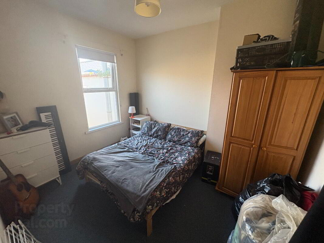 98 Ravenhill Avenue 7 of 9