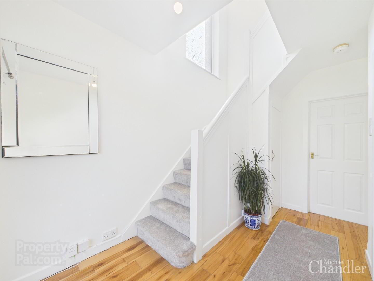 16 Glendale Avenue South 2 of 19