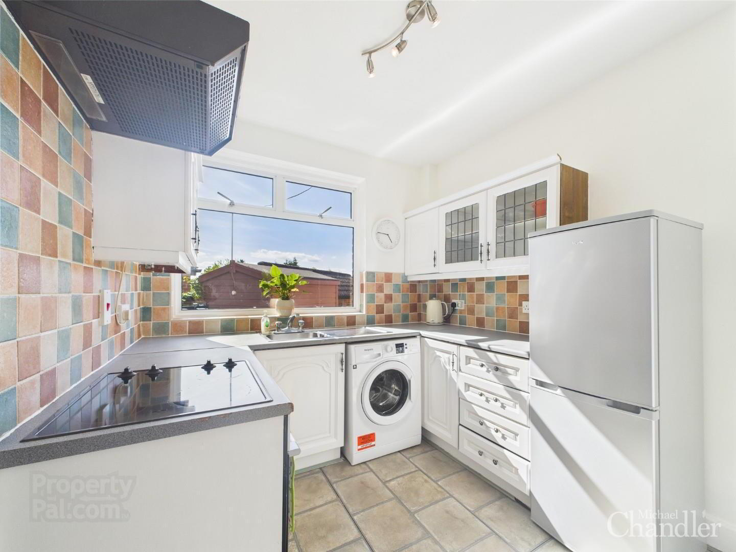 16 Glendale Avenue South 6 of 19