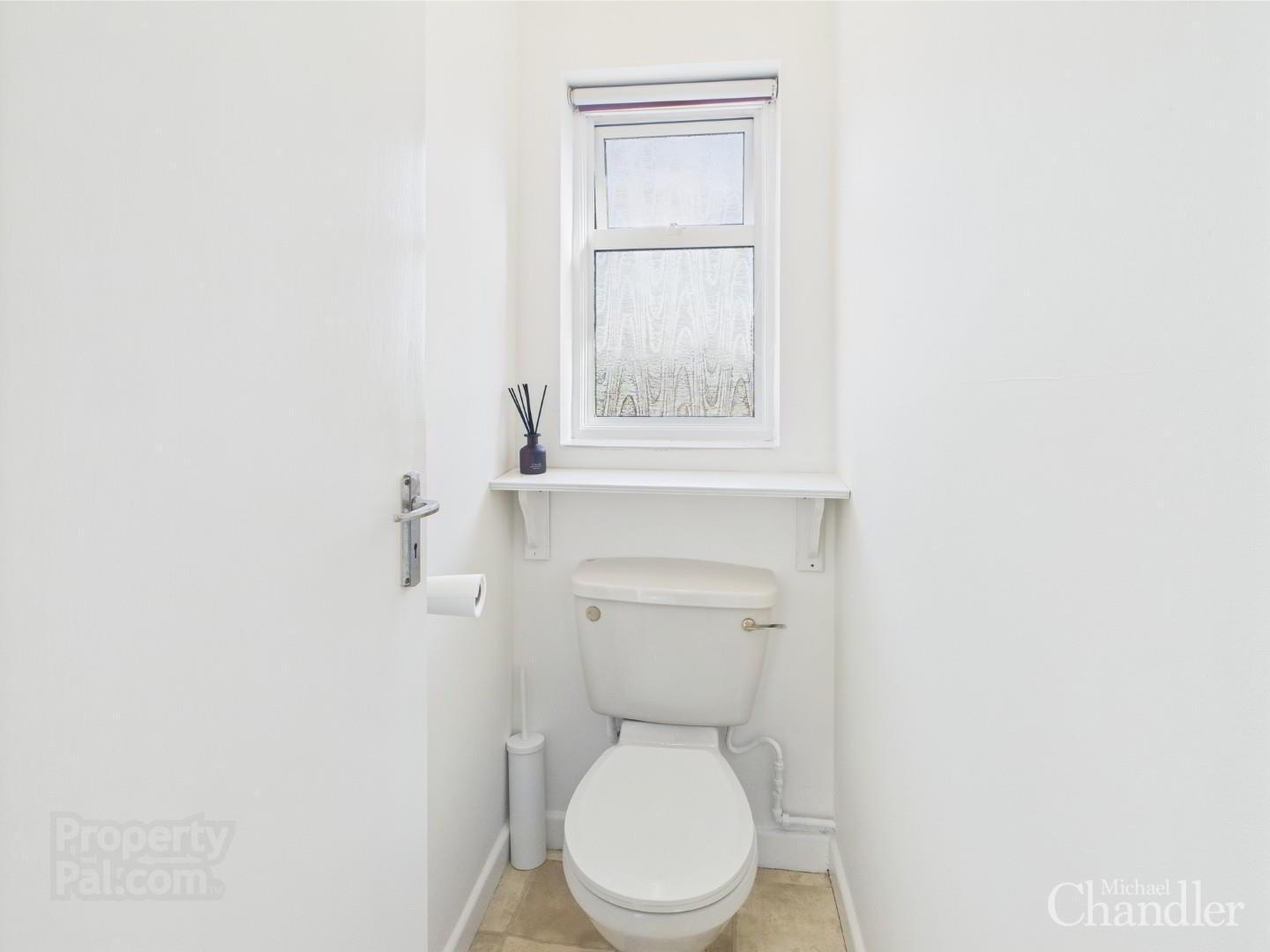 16 Glendale Avenue South 13 of 19