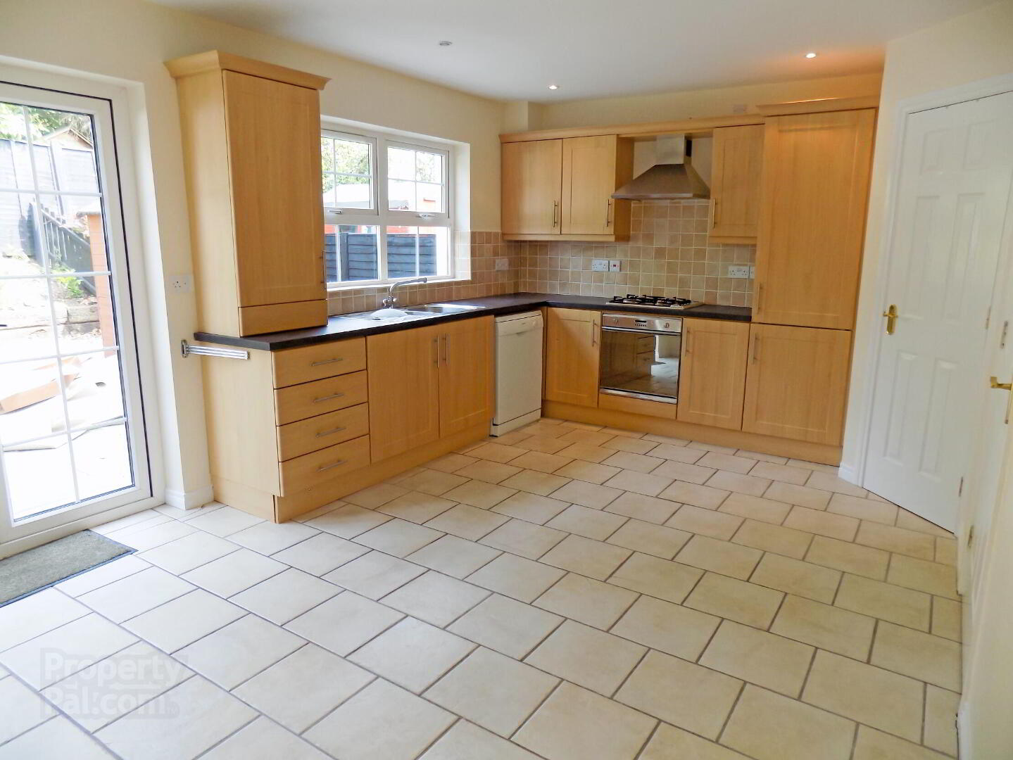 8 Railway Cottages 4 of 15