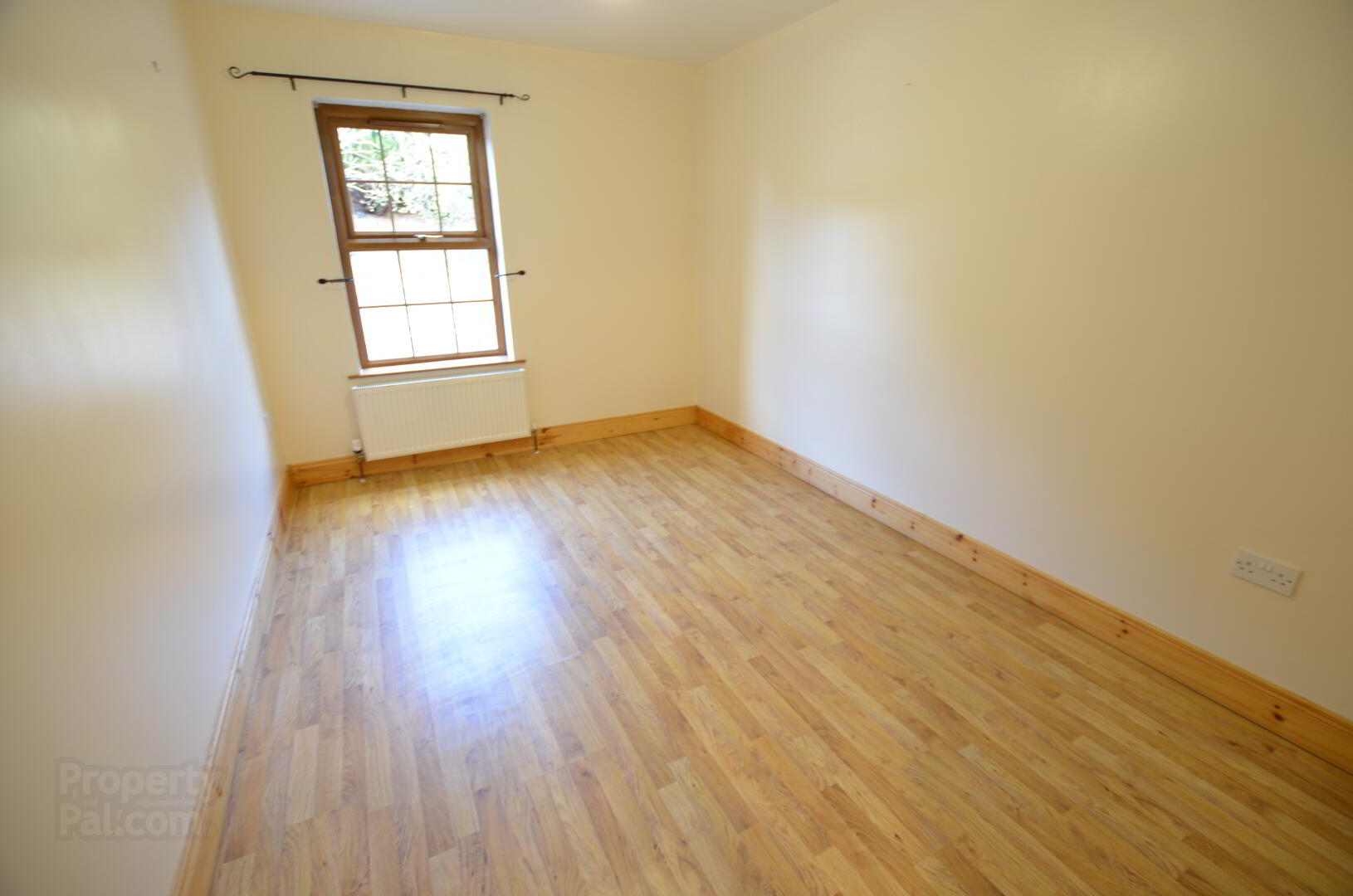 4 Broomhill Court 5 of 11