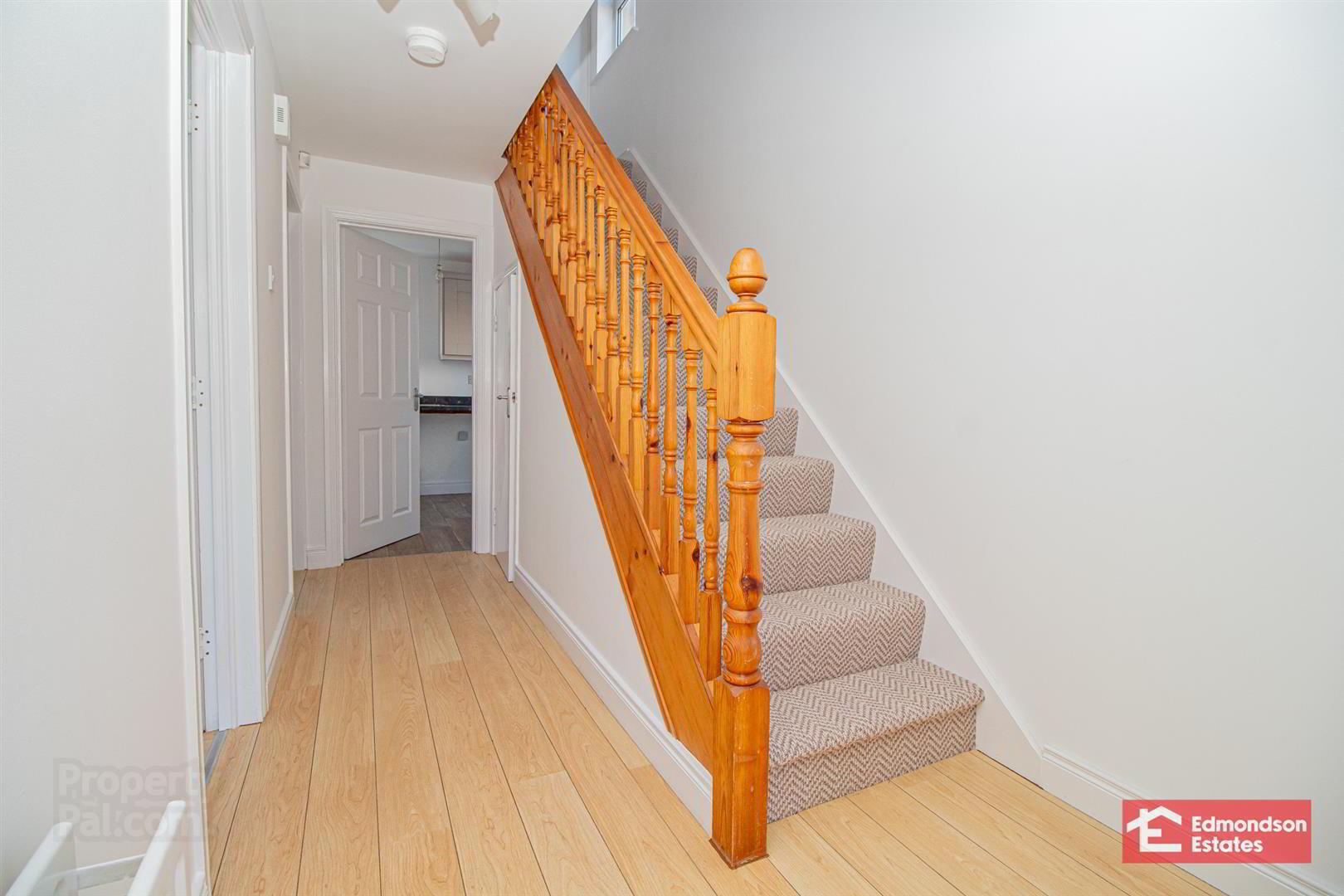 21 Dicksons Hill 3 of 22