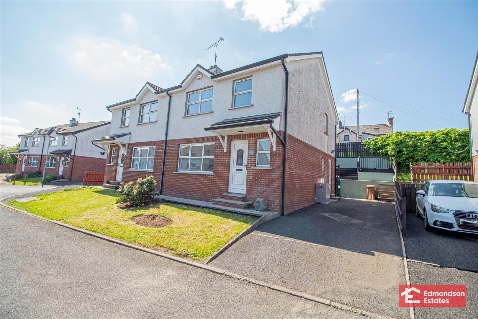 21 Dicksons Hill 1 of 22