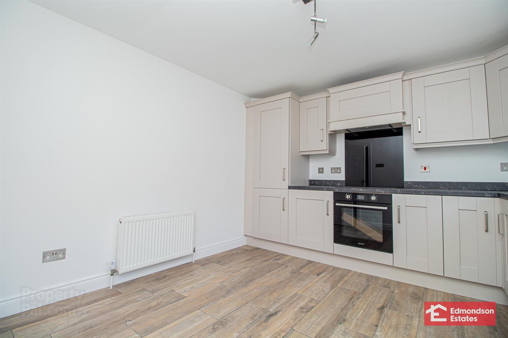 21 Dicksons Hill 9 of 22