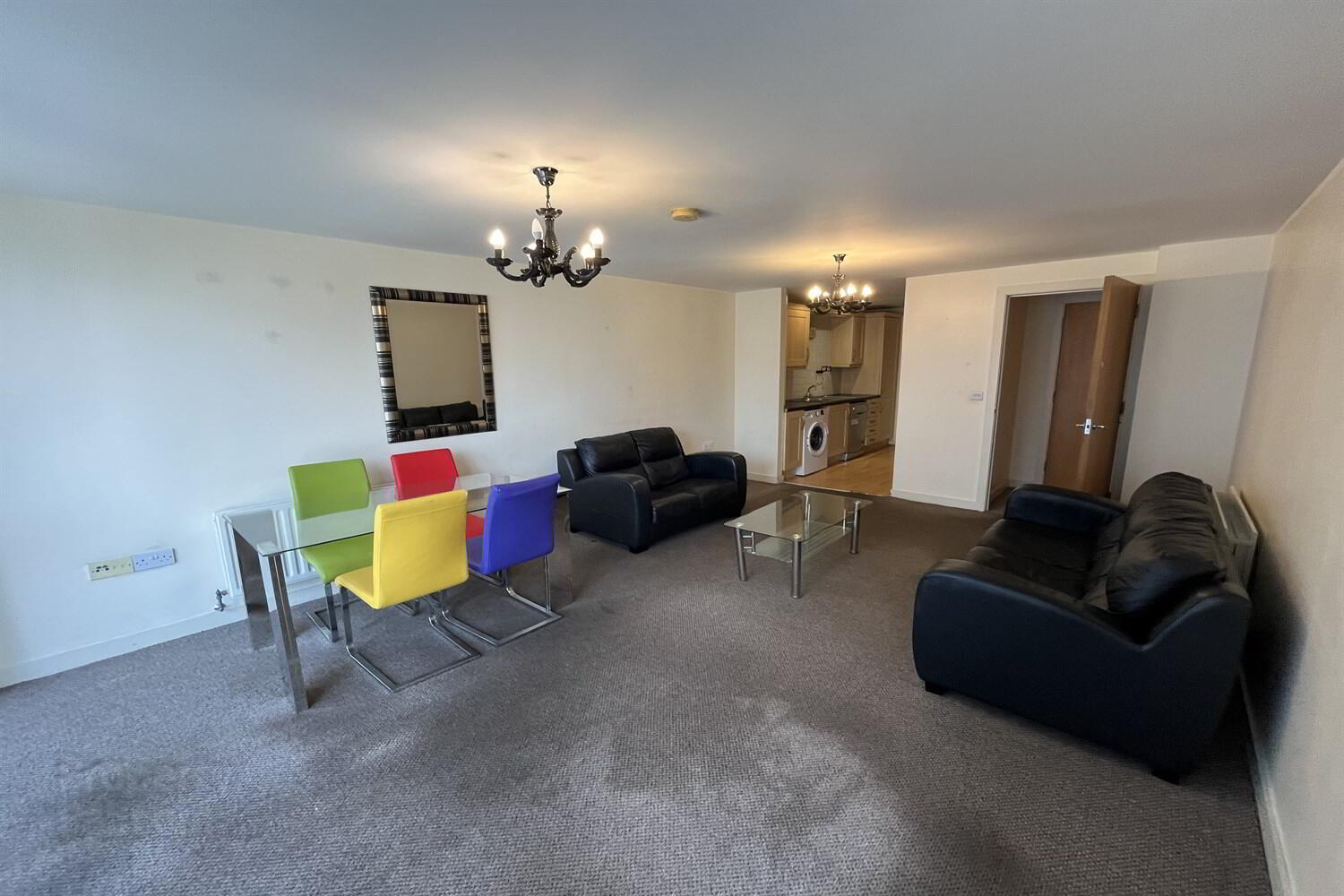 Apt 3, Shaftesbury Court 6 of 13