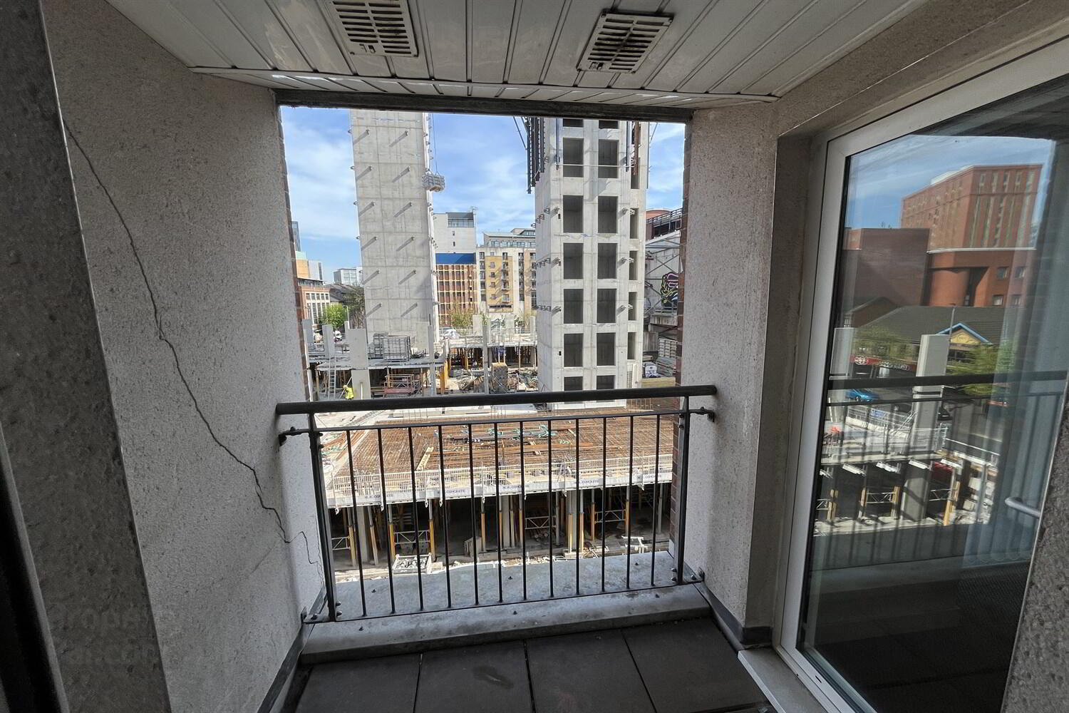 Apt 3, Shaftesbury Court 7 of 13