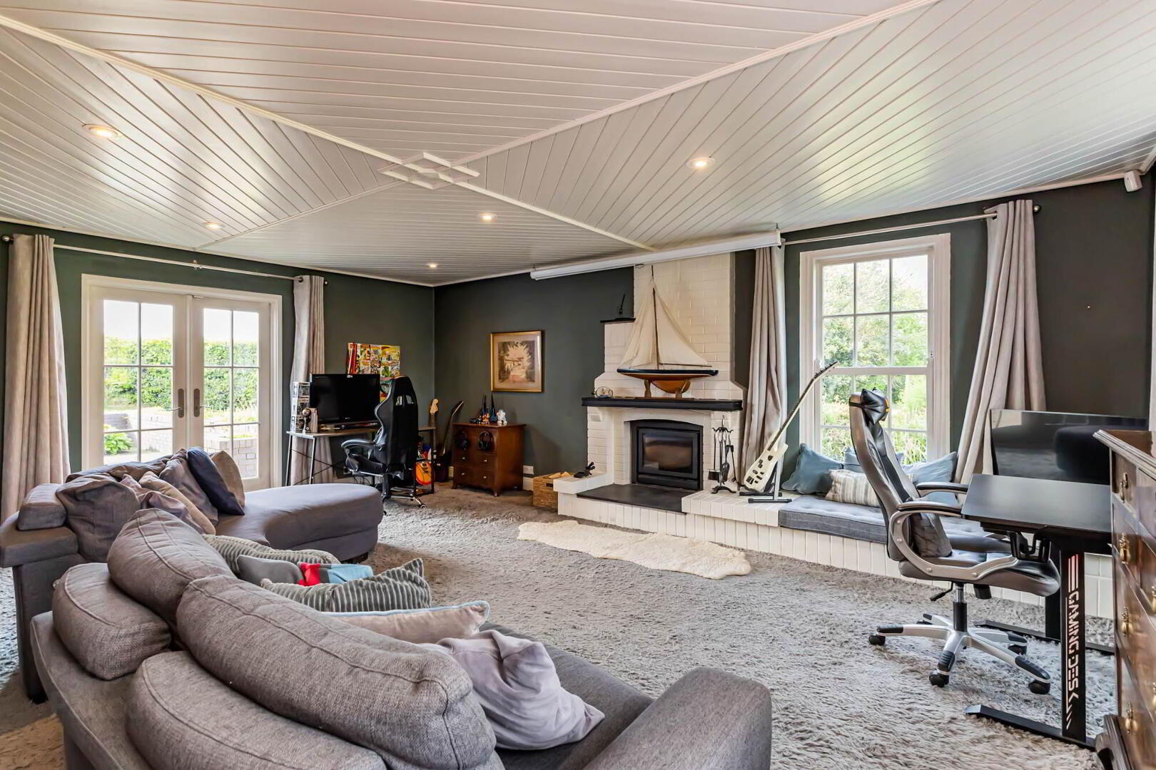Riverview House, 13 Dagger Road 8 of 32