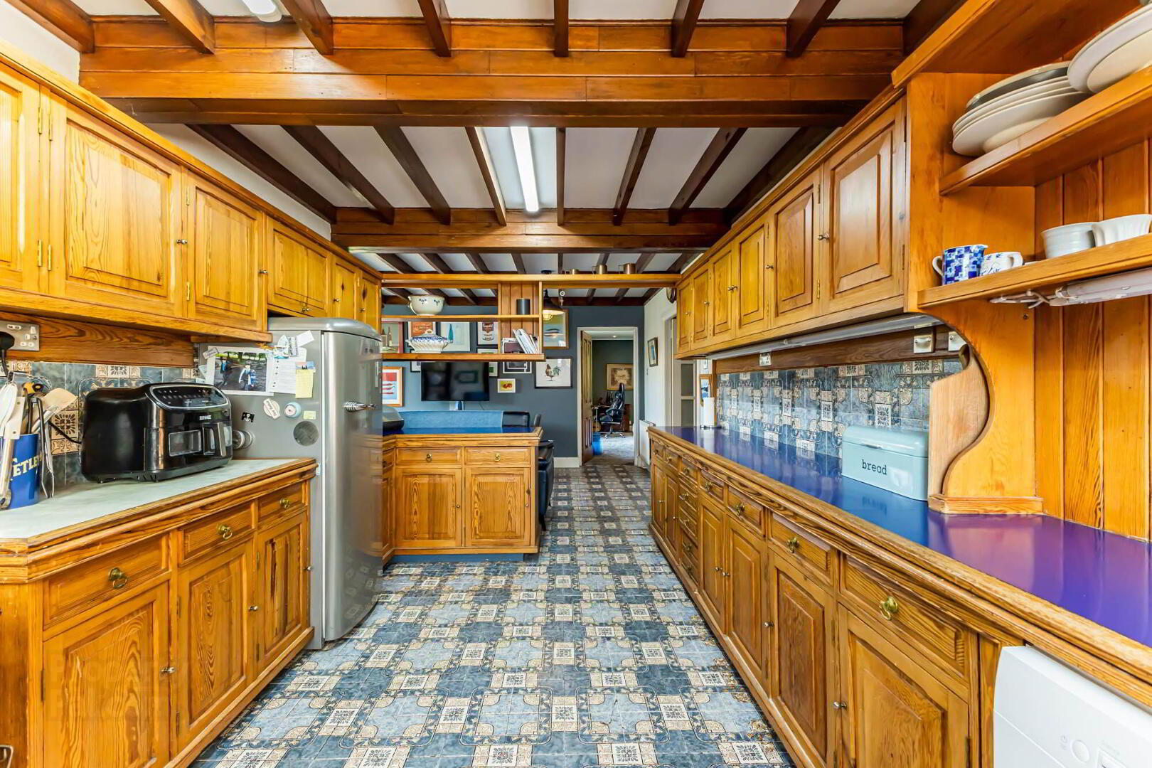 Riverview House, 13 Dagger Road 11 of 32