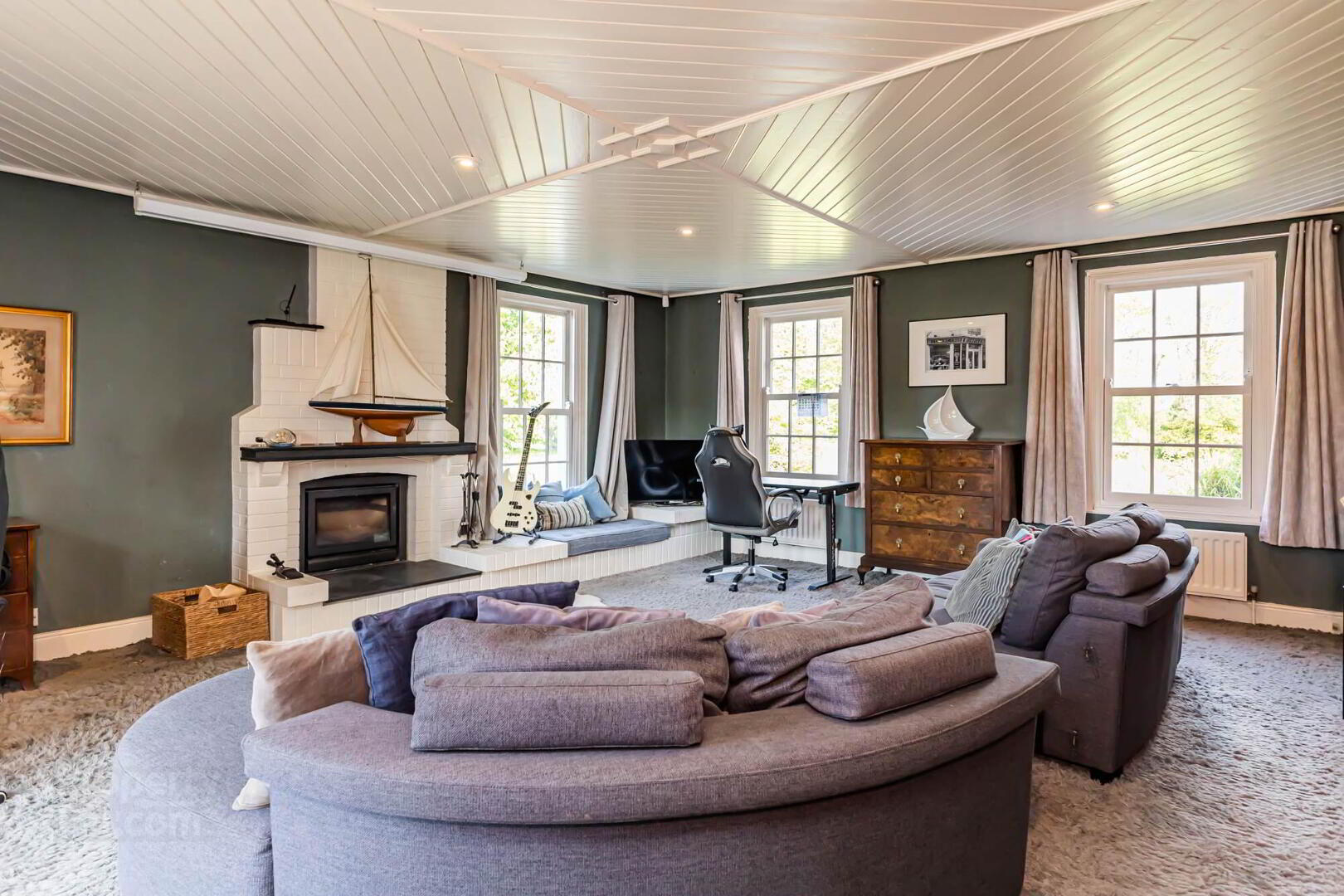 Riverview House, 13 Dagger Road 9 of 32
