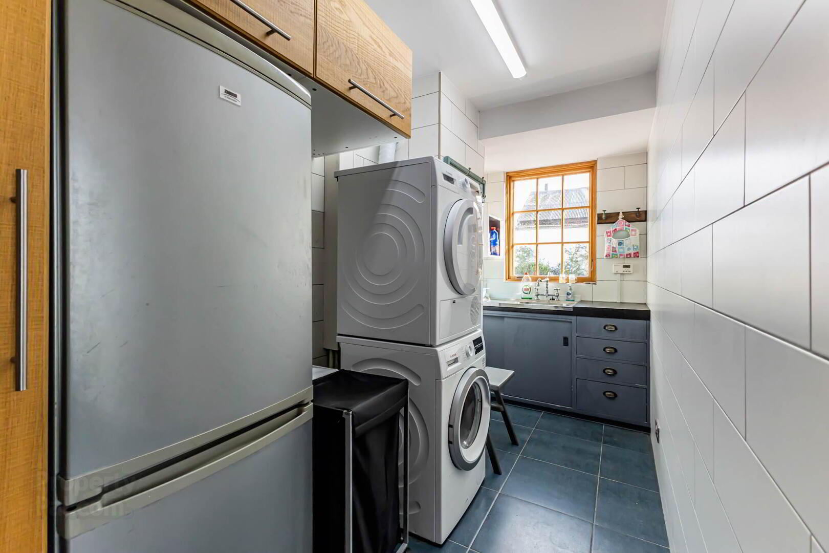 Riverview House, 13 Dagger Road 13 of 32