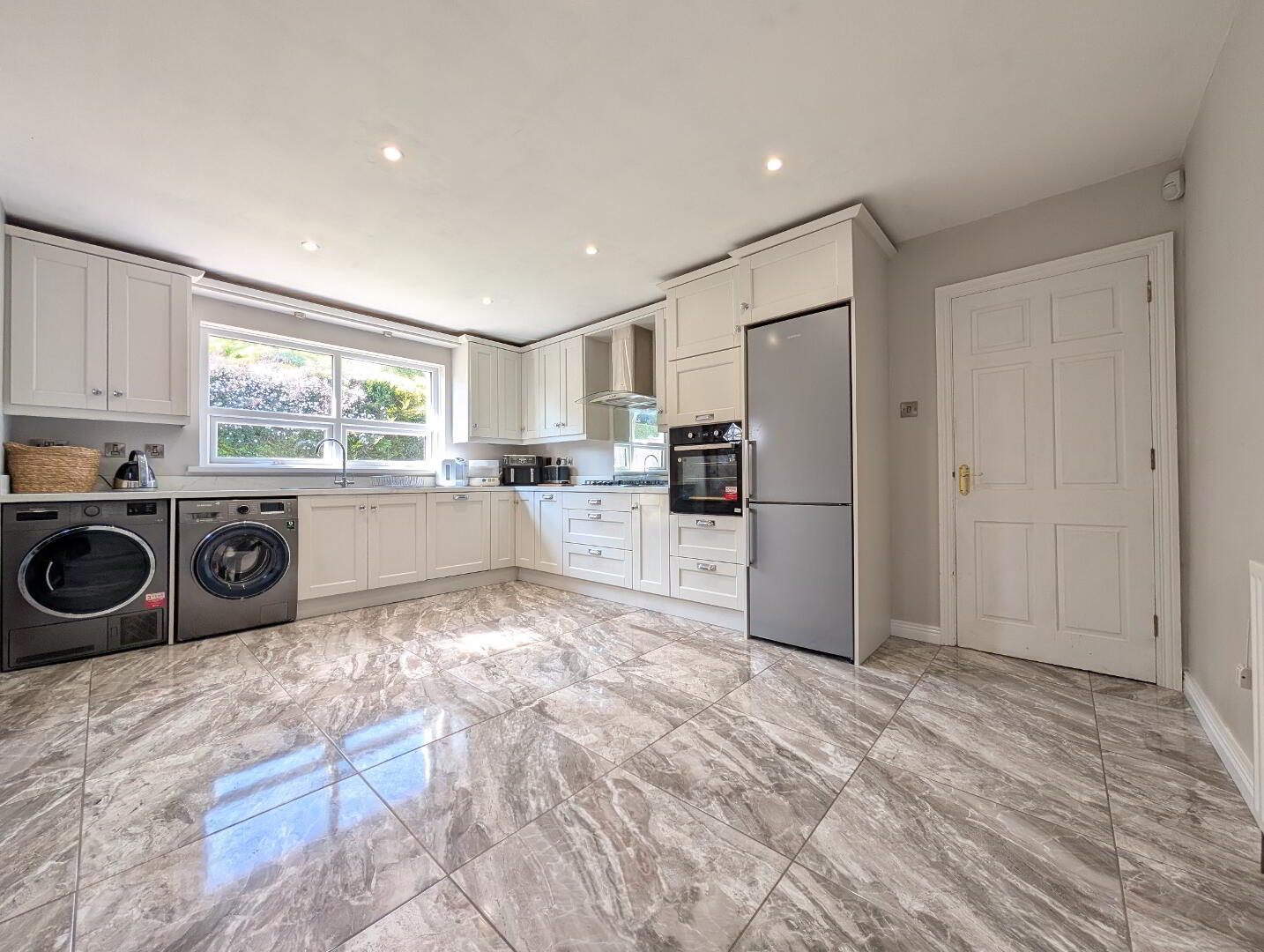 3 Tullybrannigan Crescent 6 of 21
