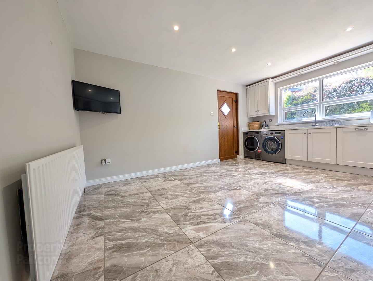 3 Tullybrannigan Crescent 8 of 21