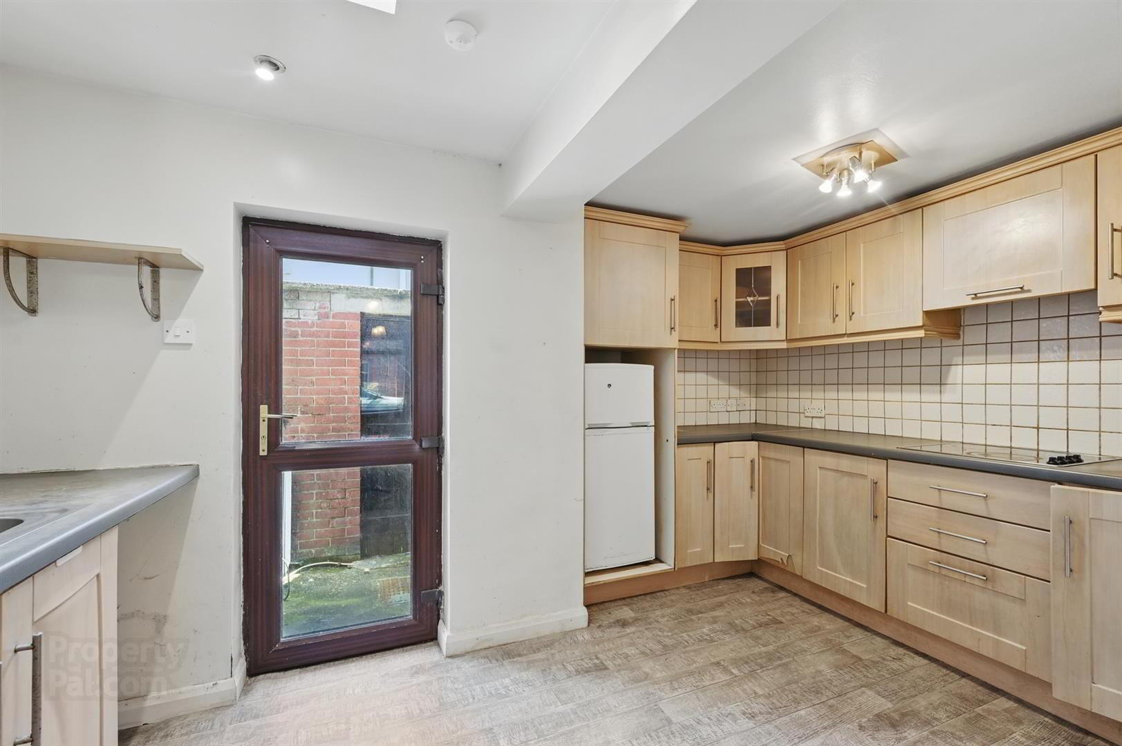 16 Pandora Street 6 of 12