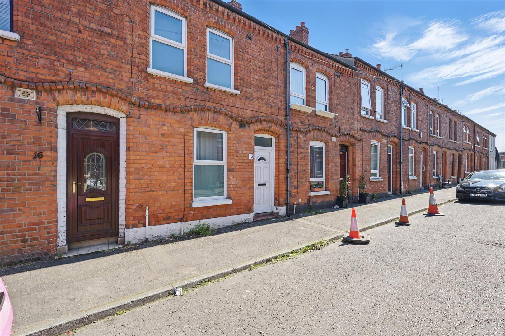 16 Pandora Street 1 of 12
