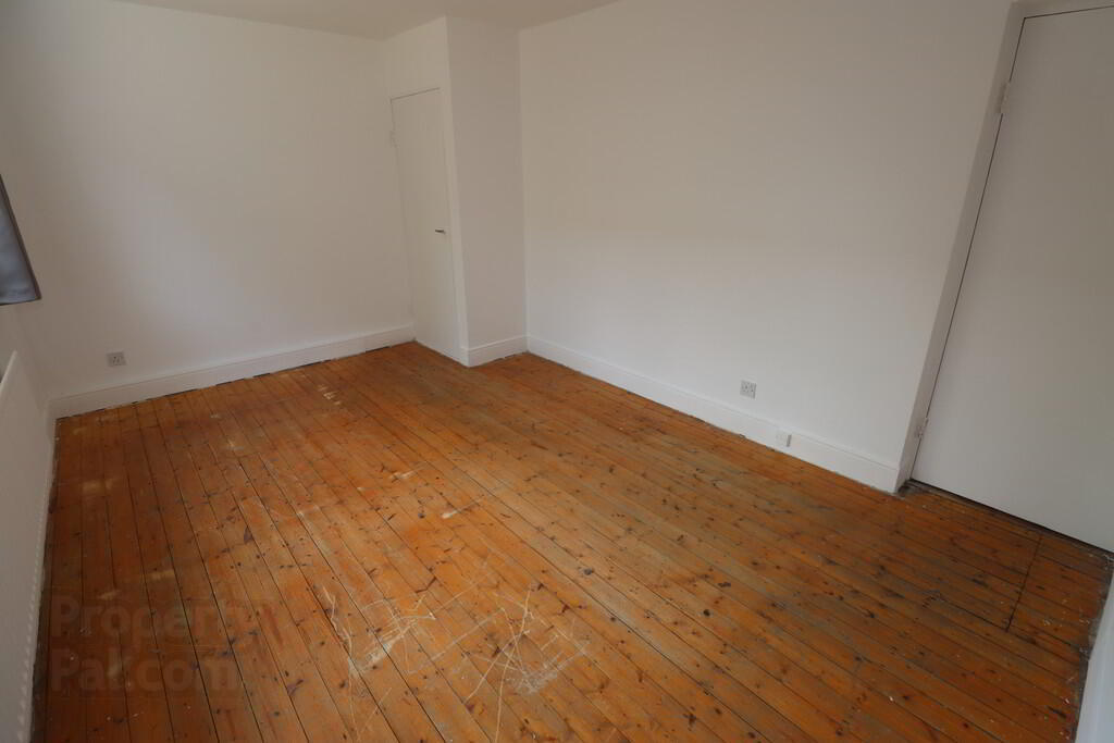 122 Annadale Flats 7 of 15