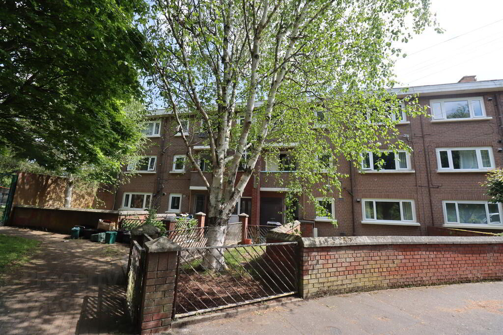 122 Annadale Flats 1 of 15