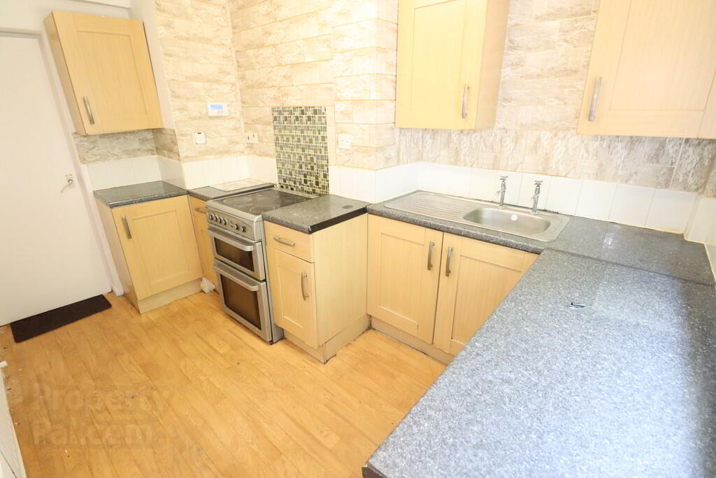 122 Annadale Flats 5 of 15