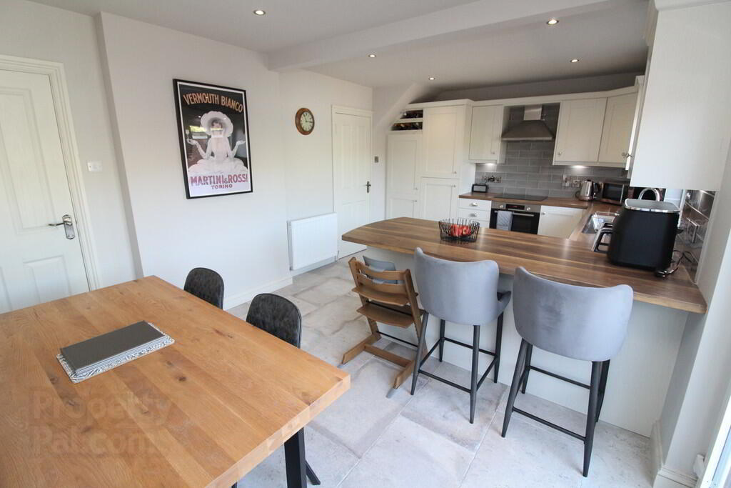 32 Lisbane Drive 4 of 19