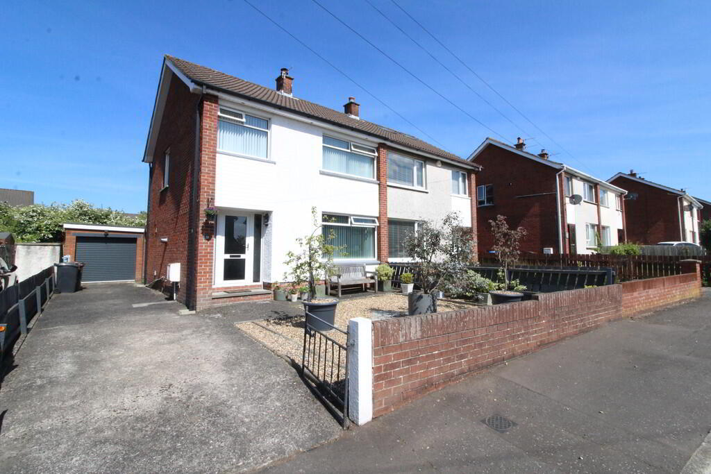 32 Lisbane Drive 1 of 19