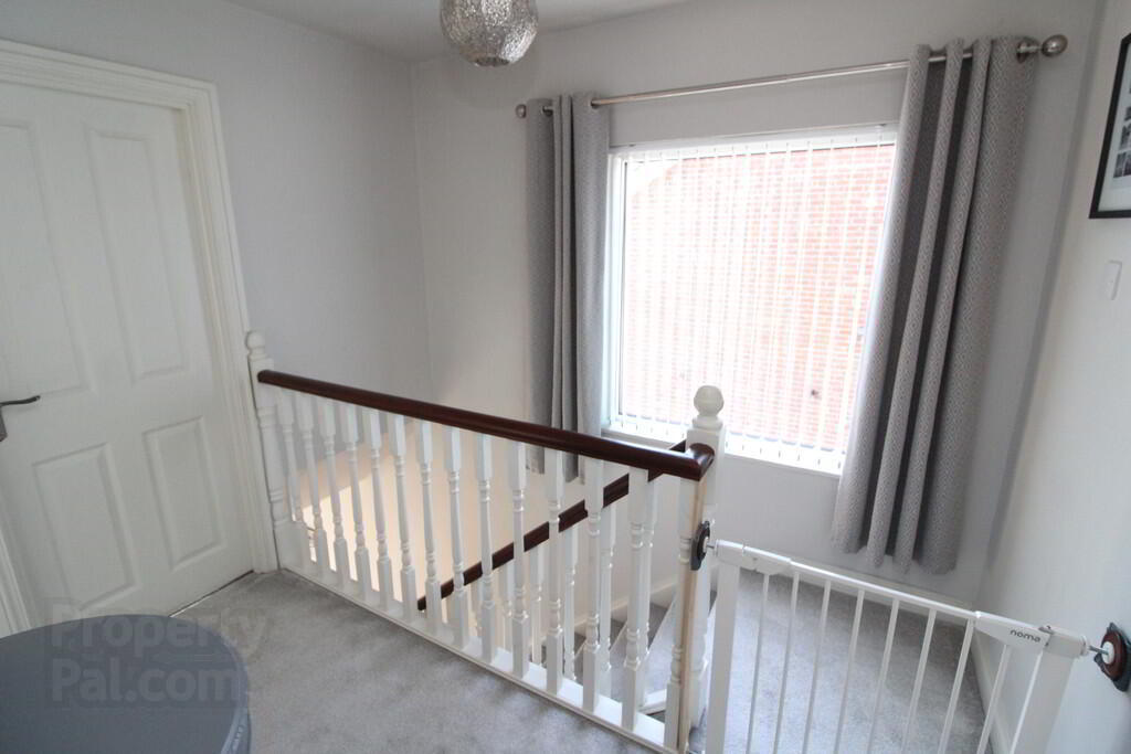 32 Lisbane Drive 9 of 19